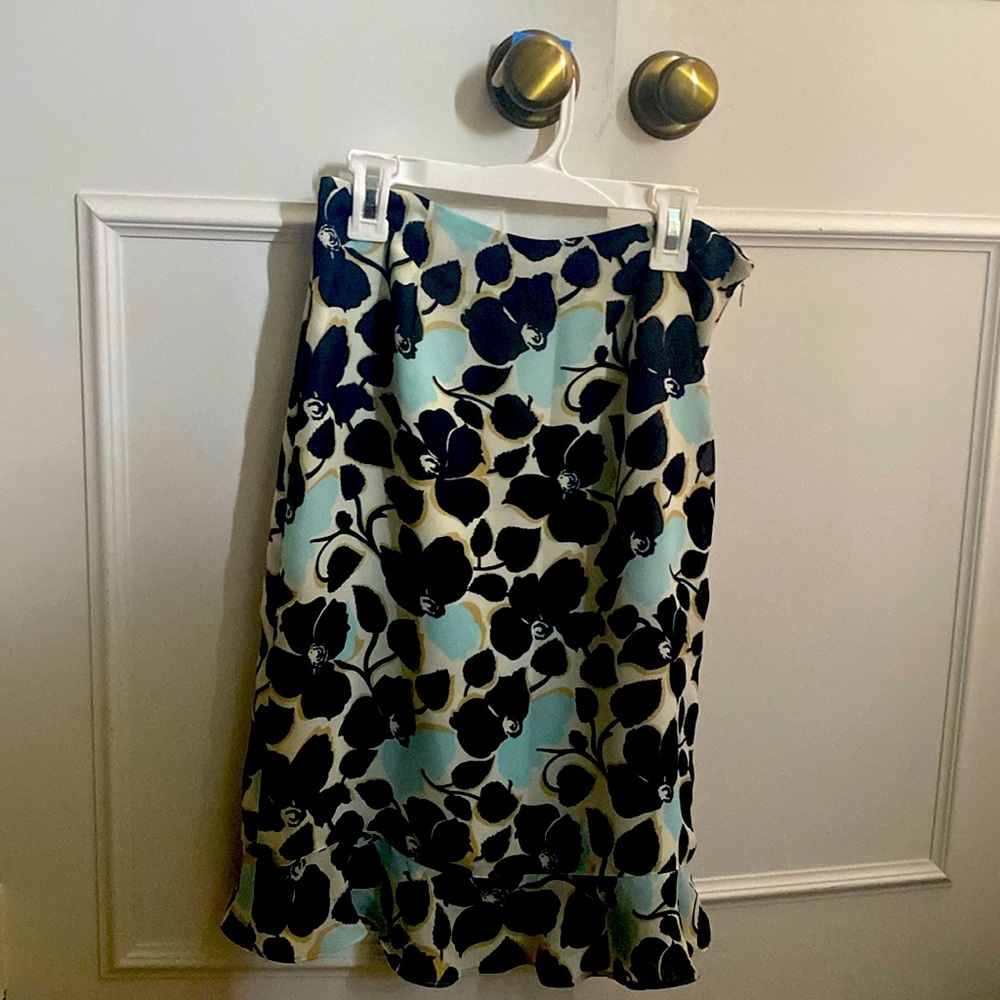 Ann Taylor Size 2 Flowered Ruffled Midi Skirt! Green, Black, Blue, and Biege.